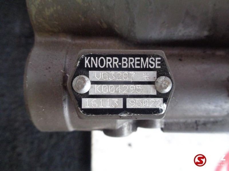 KNORR BREMSE Occ koppelingscillinder vg3287 - Kuplunghenger - Teherautó: 4 kép. KNORR BREMSE Occ koppelingscillinder vg3287 - Kuplunghenger - Teherautó: 4 kép.