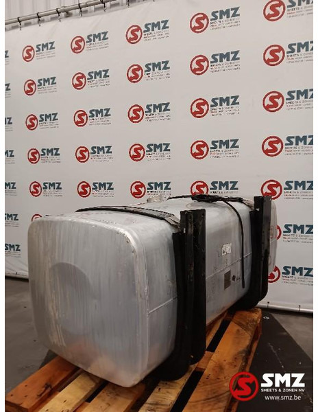 MAN Occ brandstoftank 600L MAN - Üzemanyag tartály - Teherautó: 2 kép. MAN Occ brandstoftank 600L MAN - Üzemanyag tartály - Teherautó: 2 kép.