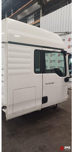MAN Occ cabine RHD MAN TGX - Fülke és belső tér - Teherautó: 5 kép. MAN Occ cabine RHD MAN TGX - Fülke és belső tér - Teherautó: 5 kép.