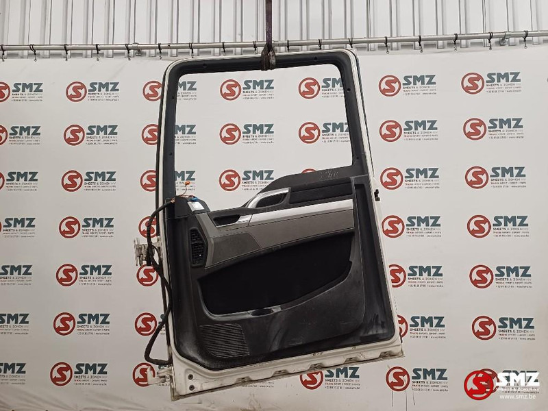 MAN Occ deur rechts MAN - Ajtó és alkatrészek - Teherautó: 2 kép. MAN Occ deur rechts MAN - Ajtó és alkatrészek - Teherautó: 2 kép.