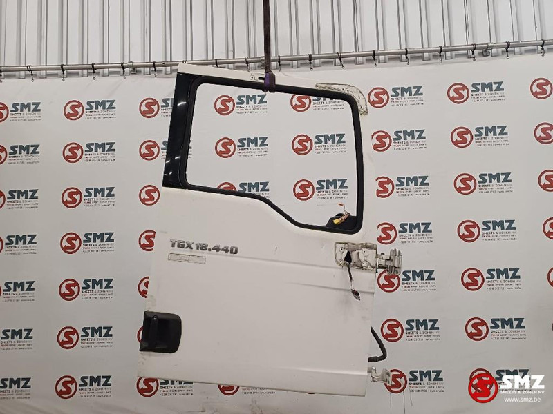 MAN Occ deur rechts MAN - Ajtó és alkatrészek - Teherautó: 1 kép. MAN Occ deur rechts MAN - Ajtó és alkatrészek - Teherautó: 1 kép.