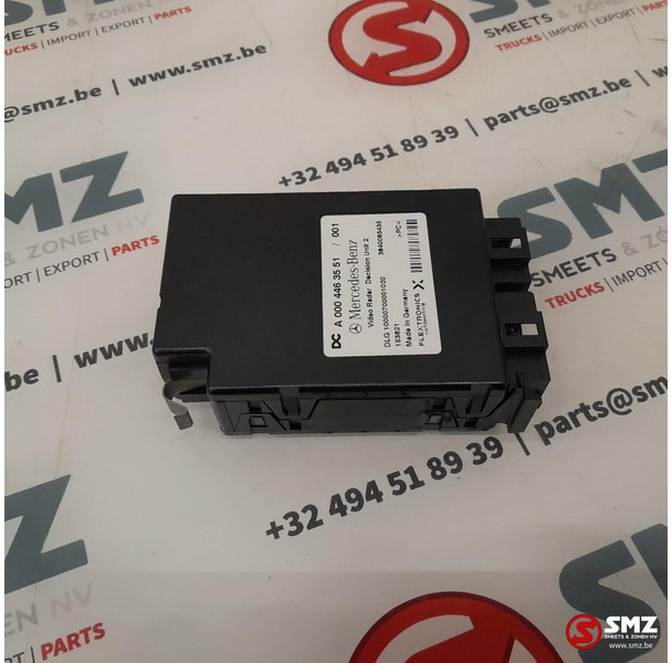 Mercedes-Benz Occ ECU Video Radar Decision Unit regeleenheid Mer - ECU - Teherautó: 2 kép. Mercedes-Benz Occ ECU Video Radar Decision Unit regeleenheid Mer - ECU - Teherautó: 2 kép.