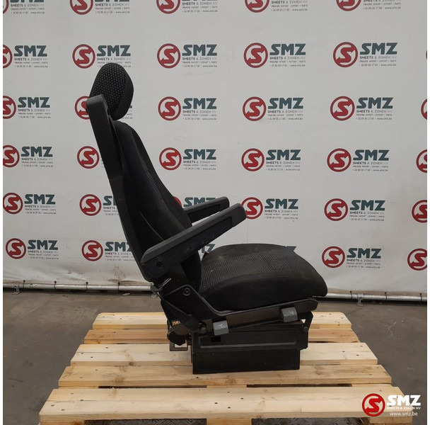 Mercedes-Benz Occ bijrijdersstoel Mercedes - Fülke és belső tér - Teherautó: 3 kép. Mercedes-Benz Occ bijrijdersstoel Mercedes - Fülke és belső tér - Teherautó: 3 kép.