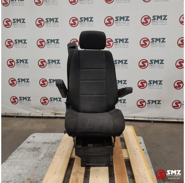 Mercedes-Benz Occ bijrijdersstoel Mercedes - Fülke és belső tér - Teherautó: 1 kép. Mercedes-Benz Occ bijrijdersstoel Mercedes - Fülke és belső tér - Teherautó: 1 kép.