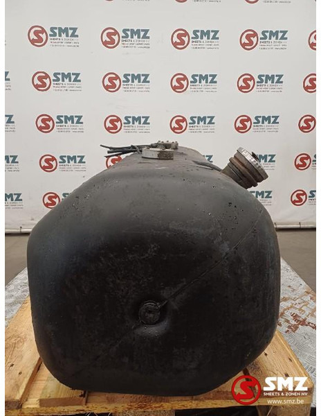 Mercedes-Benz Occ brandstoftank 220L Mercedes - Üzemanyag tartály - Teherautó: 3 kép. Mercedes-Benz Occ brandstoftank 220L Mercedes - Üzemanyag tartály - Teherautó: 3 kép.