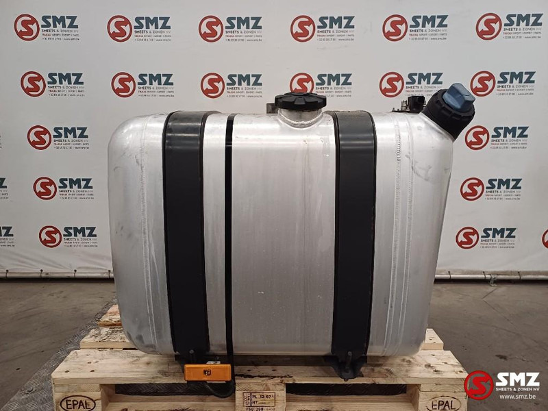 Mercedes-Benz Occ brandstoftank 300L + AdBluetank 25L Mercedes - Üzemanyag tartály - Teherautó: 1 kép. Mercedes-Benz Occ brandstoftank 300L + AdBluetank 25L Mercedes - Üzemanyag tartály - Teherautó: 1 kép.