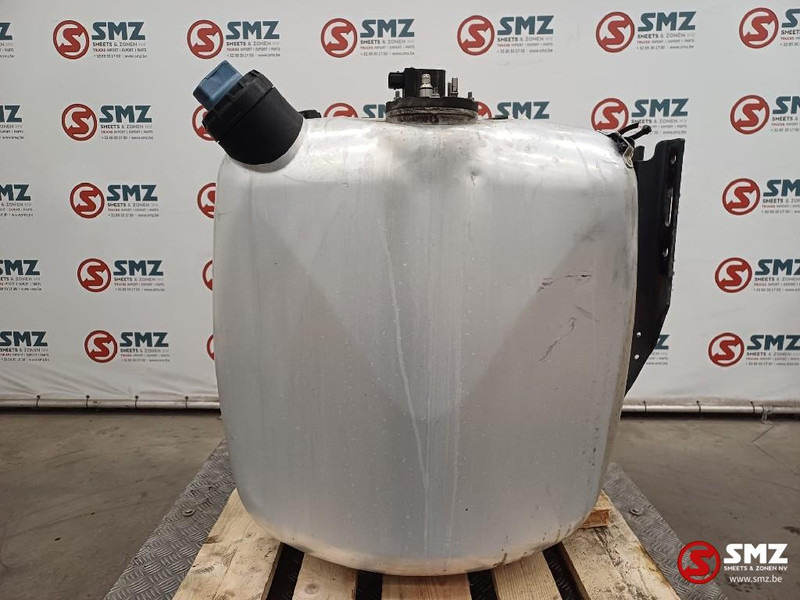 Mercedes-Benz Occ brandstoftank 300L + AdBluetank 25L Mercedes - Üzemanyag tartály - Teherautó: 3 kép. Mercedes-Benz Occ brandstoftank 300L + AdBluetank 25L Mercedes - Üzemanyag tartály - Teherautó: 3 kép.