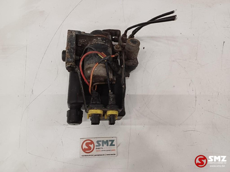 Mercedes-Benz Occ electrische cabinekantelpomp Mercedes - Keret/ Alváz - Teherautó: 1 kép. Mercedes-Benz Occ electrische cabinekantelpomp Mercedes - Keret/ Alváz - Teherautó: 1 kép.