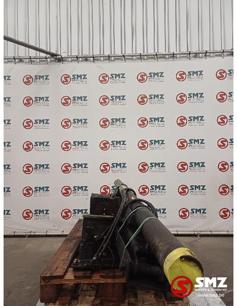 Mercedes-Benz Occ hydraulische uitschuifbare achterbumper Merced - Keret/ Alváz - Teherautó: 3 kép. Mercedes-Benz Occ hydraulische uitschuifbare achterbumper Merced - Keret/ Alváz - Teherautó: 3 kép.