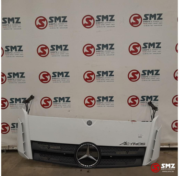 Mercedes-Benz Occ motorkap Mercedes - Motorháztető - Teherautó: 1 kép. Mercedes-Benz Occ motorkap Mercedes - Motorháztető - Teherautó: 1 kép.