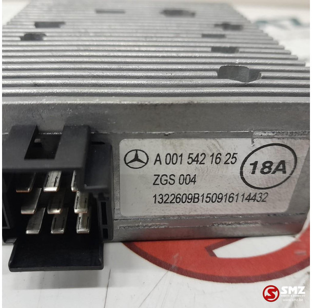 Mercedes-Benz Occ omvormer 24-12V 18A Mercedes - Elektromos rendszer - Teherautó: 4 kép. Mercedes-Benz Occ omvormer 24-12V 18A Mercedes - Elektromos rendszer - Teherautó: 4 kép.