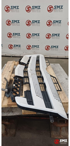 Mercedes-Benz Occ radiatorgrille Mercedes - Rács - Teherautó: 4 kép. Mercedes-Benz Occ radiatorgrille Mercedes - Rács - Teherautó: 4 kép.