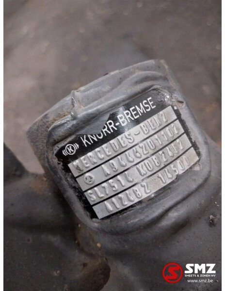 Mercedes-Benz Occ remklauw rechts Mercedes - Féknyereg - Teherautó: 3 kép. Mercedes-Benz Occ remklauw rechts Mercedes - Féknyereg - Teherautó: 3 kép.