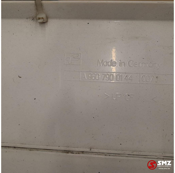 Mercedes-Benz Occ set cabinespoilers Mercedes - Légterelő - Teherautó: 3 kép. Mercedes-Benz Occ set cabinespoilers Mercedes - Légterelő - Teherautó: 3 kép.