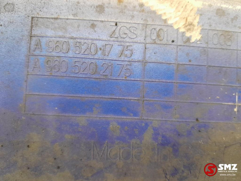 Mercedes-Benz Occ set sideskirts links + rechts Mercedes - Keret/ Alváz - Teherautó: 5 kép. Mercedes-Benz Occ set sideskirts links + rechts Mercedes - Keret/ Alváz - Teherautó: 5 kép.