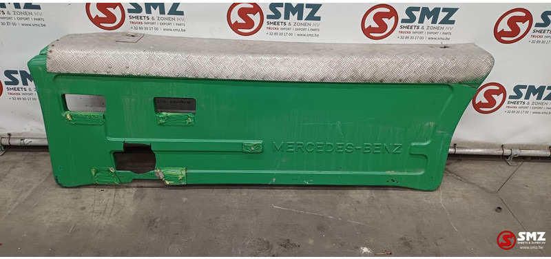 Mercedes-Benz Occ set sideskirts links + rechts Mercedes SK - Keret/ Alváz - Teherautó: 2 kép. Mercedes-Benz Occ set sideskirts links + rechts Mercedes SK - Keret/ Alváz - Teherautó: 2 kép.