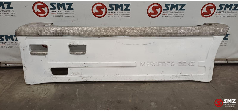 Mercedes-Benz Occ set sideskirts links + rechts Mercedes SK - Keret/ Alváz - Teherautó: 1 kép. Mercedes-Benz Occ set sideskirts links + rechts Mercedes SK - Keret/ Alváz - Teherautó: 1 kép.