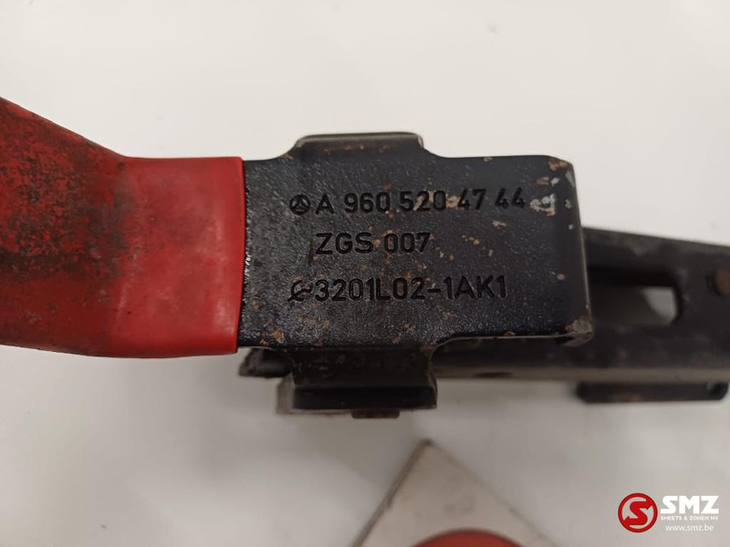 Mercedes-Benz Occ side-skirtsteun Mercedes - Keret/ Alváz - Teherautó: 4 kép. Mercedes-Benz Occ side-skirtsteun Mercedes - Keret/ Alváz - Teherautó: 4 kép.