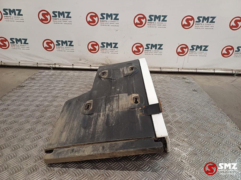 Mercedes-Benz Occ spatbord rechtsvooraan Mercedes - Karosszéria és külső - Teherautó: 3 kép. Mercedes-Benz Occ spatbord rechtsvooraan Mercedes - Karosszéria és külső - Teherautó: 3 kép.