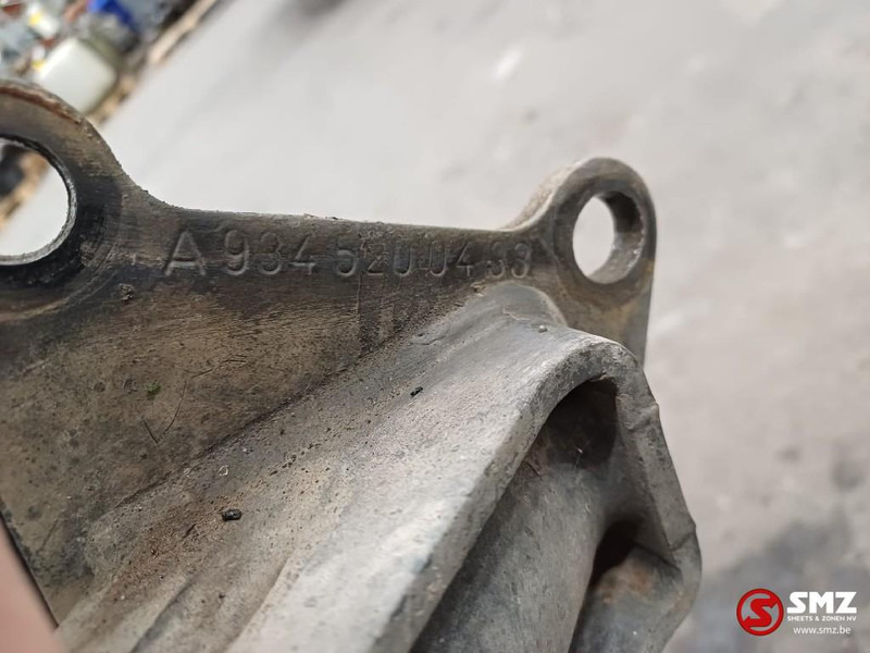 Mercedes-Benz Occ spatbord + spatbordbeugel Econic rechtsachtera - Karosszéria és külső - Teherautó: 4 kép. Mercedes-Benz Occ spatbord + spatbordbeugel Econic rechtsachtera - Karosszéria és külső - Teherautó: 4 kép.