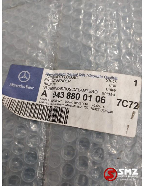 Mercedes-Benz Occ spatbord vooraan Mercedes Econic 1828 A9438800 - Keret/ Alváz - Teherautó: 3 kép. Mercedes-Benz Occ spatbord vooraan Mercedes Econic 1828 A9438800 - Keret/ Alváz - Teherautó: 3 kép.