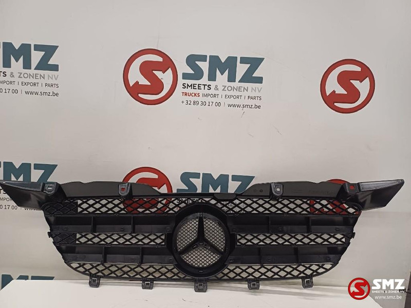 Mercedes-Benz Radiator grille mercedes - Rács - Teherautó: 2 kép. Mercedes-Benz Radiator grille mercedes - Rács - Teherautó: 2 kép.