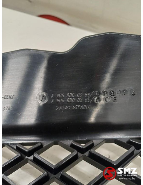 Mercedes-Benz Radiator grille mercedes - Rács - Teherautó: 3 kép. Mercedes-Benz Radiator grille mercedes - Rács - Teherautó: 3 kép.