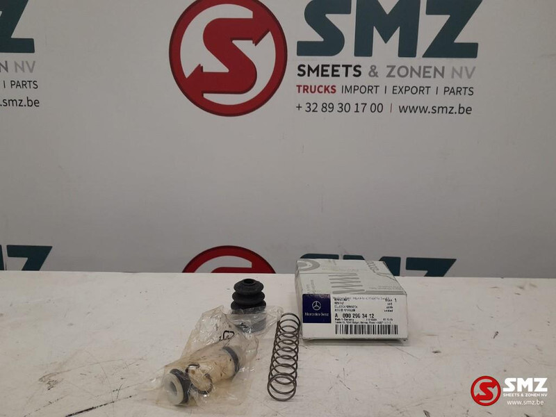 Mercedes-Benz Reparatieset hoofdkoppelingscilinder mercedes 2636 - Kuplung és alkatrészek - Teherautó: 1 kép. Mercedes-Benz Reparatieset hoofdkoppelingscilinder mercedes 2636 - Kuplung és alkatrészek - Teherautó: 1 kép.