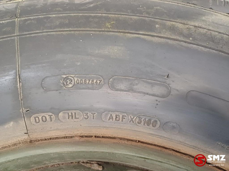 Michelin Occ vrachtwagenband 11R22.5 148/145L Michelin - Gumiabroncs - Teherautó: 4 kép. Michelin Occ vrachtwagenband 11R22.5 148/145L Michelin - Gumiabroncs - Teherautó: 4 kép.