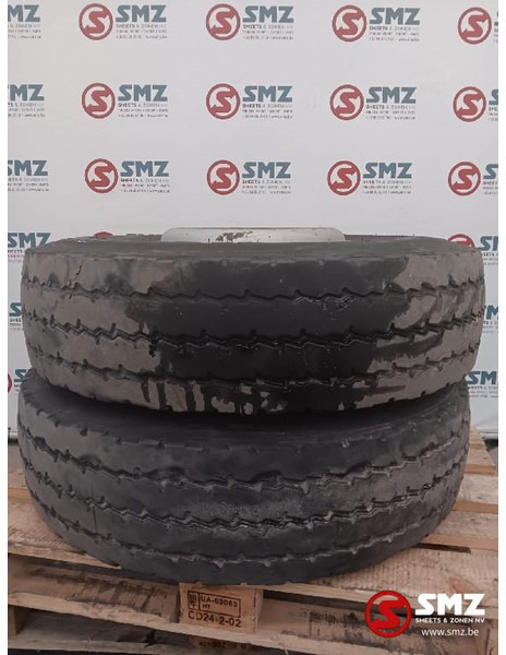 Michelin Occ vrachtwagenband Michelin 12R22.5 - Gumiabroncs - Teherautó: 1 kép. Michelin Occ vrachtwagenband Michelin 12R22.5 - Gumiabroncs - Teherautó: 1 kép.