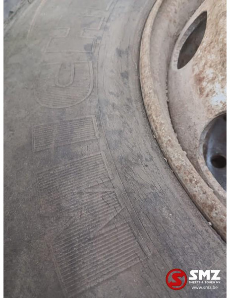Michelin Occ vrachtwagenband Michelin 12R22.5 - Gumiabroncs - Teherautó: 2 kép. Michelin Occ vrachtwagenband Michelin 12R22.5 - Gumiabroncs - Teherautó: 2 kép.