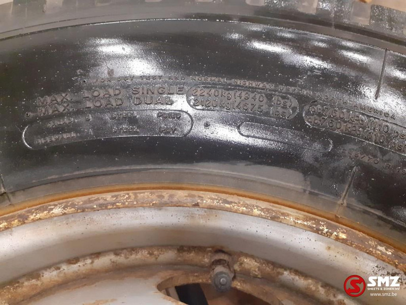 Michelin Occ vrachtwagenband Michelin 245/70R19.5 - Gumiabroncs - Teherautó: 5 kép. Michelin Occ vrachtwagenband Michelin 245/70R19.5 - Gumiabroncs - Teherautó: 5 kép.