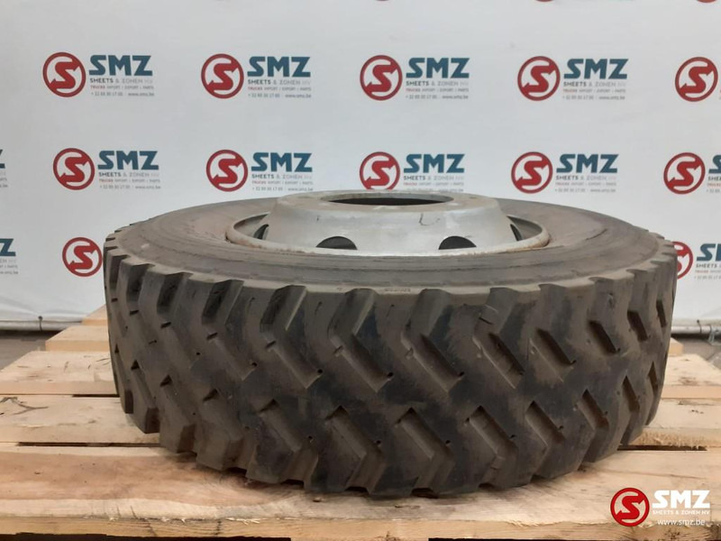 Michelin Occ vrachtwagenband Michelin 265/70R19.5 - Gumiabroncs - Teherautó: 1 kép. Michelin Occ vrachtwagenband Michelin 265/70R19.5 - Gumiabroncs - Teherautó: 1 kép.