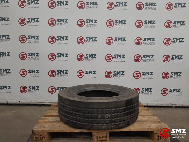 Michelin Occ vrachtwagenband Michelin 265/70R19.5 - Gumiabroncs - Teherautó: 1 kép. Michelin Occ vrachtwagenband Michelin 265/70R19.5 - Gumiabroncs - Teherautó: 1 kép.