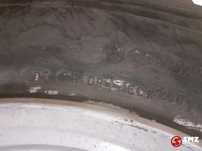Michelin Occ vrachtwagenband Michelin 265/70R19.5 - Gumiabroncs - Teherautó: 5 kép. Michelin Occ vrachtwagenband Michelin 265/70R19.5 - Gumiabroncs - Teherautó: 5 kép.
