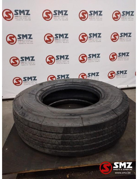 Michelin Occ vrachtwagenband Michelin XZA 315/80R22.5 - Gumiabroncs - Teherautó: 1 kép. Michelin Occ vrachtwagenband Michelin XZA 315/80R22.5 - Gumiabroncs - Teherautó: 1 kép.