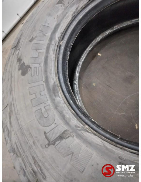 Michelin Occ vrachtwagenband Michelin XZA 315/80R22.5 - Gumiabroncs - Teherautó: 2 kép. Michelin Occ vrachtwagenband Michelin XZA 315/80R22.5 - Gumiabroncs - Teherautó: 2 kép.
