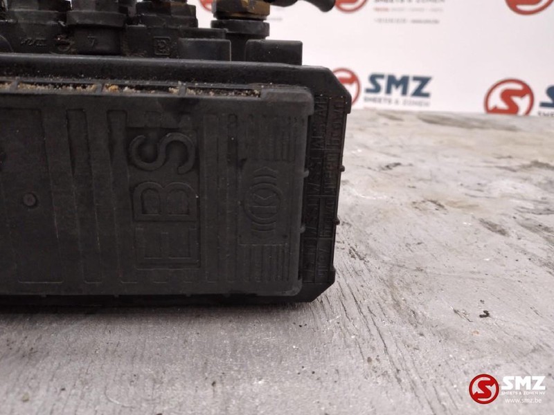 Renault Occ ABS modulator EBS 5x - Fékszelep - Teherautó: 2 kép. Renault Occ ABS modulator EBS 5x - Fékszelep - Teherautó: 2 kép.