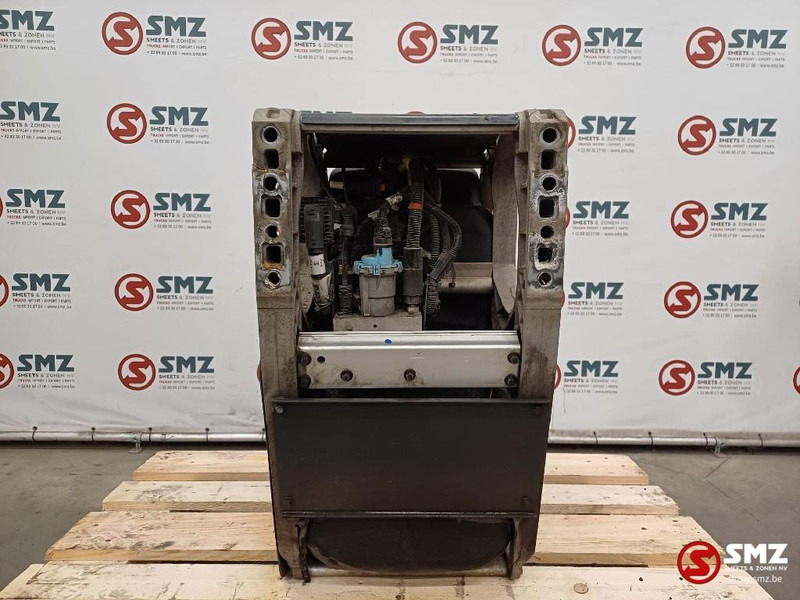 Renault Occ AdBluetank + AdBluepomp Renault - Üzemanyagrendszer - Teherautó: 2 kép. Renault Occ AdBluetank + AdBluepomp Renault - Üzemanyagrendszer - Teherautó: 2 kép.