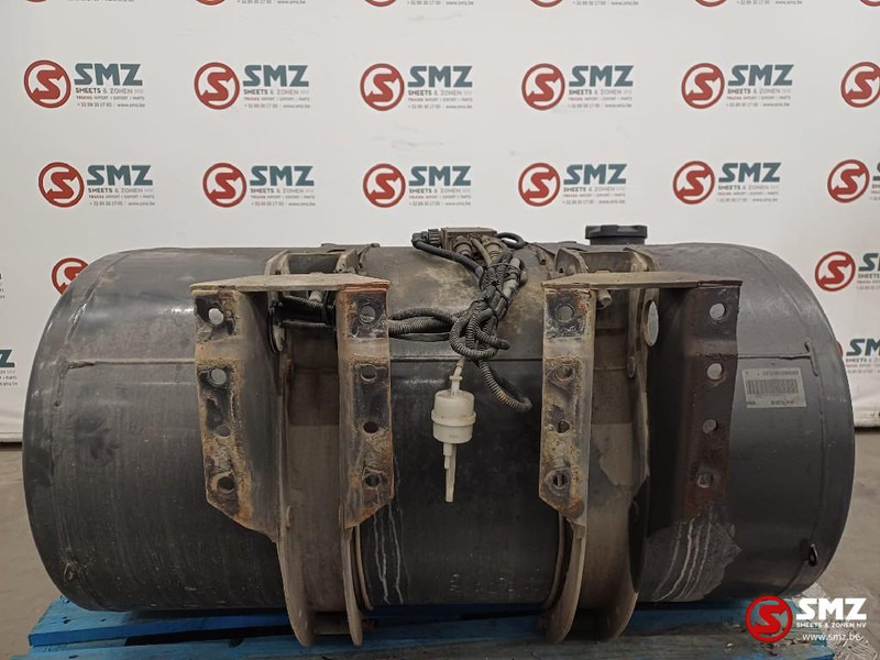 Renault Occ brandstoftank + brandstofniveausensor 315L Ren - Üzemanyag tartály - Teherautó: 2 kép. Renault Occ brandstoftank + brandstofniveausensor 315L Ren - Üzemanyag tartály - Teherautó: 2 kép.