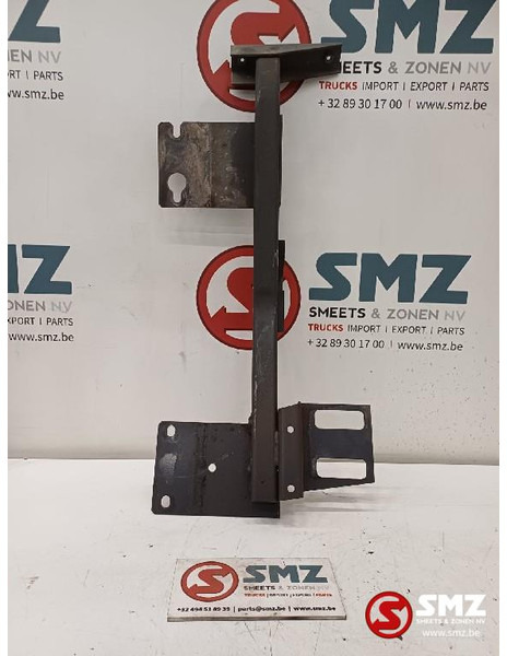Renault Occ bumperbevestiging links Renault - Lökhárító - Teherautó: 2 kép. Renault Occ bumperbevestiging links Renault - Lökhárító - Teherautó: 2 kép.