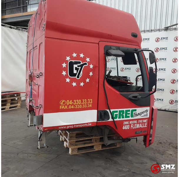 Renault Occ cabine Renault - Fülke és belső tér - Teherautó: 3 kép. Renault Occ cabine Renault - Fülke és belső tér - Teherautó: 3 kép.