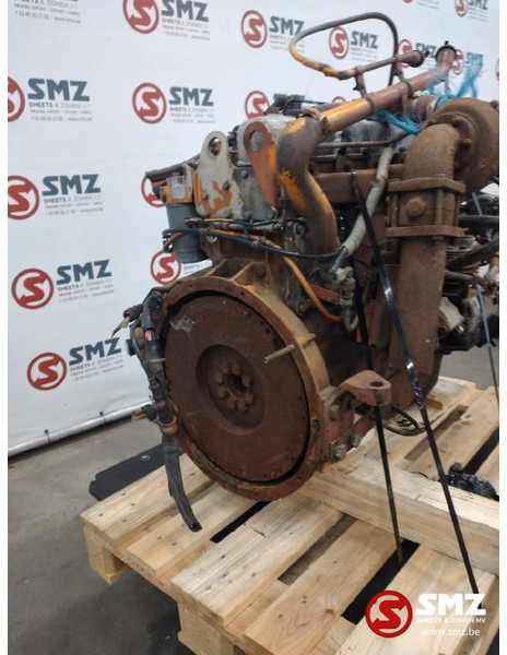 Renault Occ motor Renault Midlum - Motor - Teherautó: 4 kép. Renault Occ motor Renault Midlum - Motor - Teherautó: 4 kép.