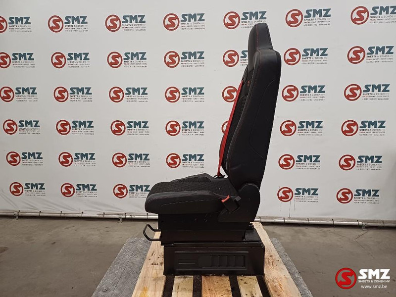 Renault Occ passagiersstoel Renault - Fülke és belső tér - Teherautó: 3 kép. Renault Occ passagiersstoel Renault - Fülke és belső tér - Teherautó: 3 kép.