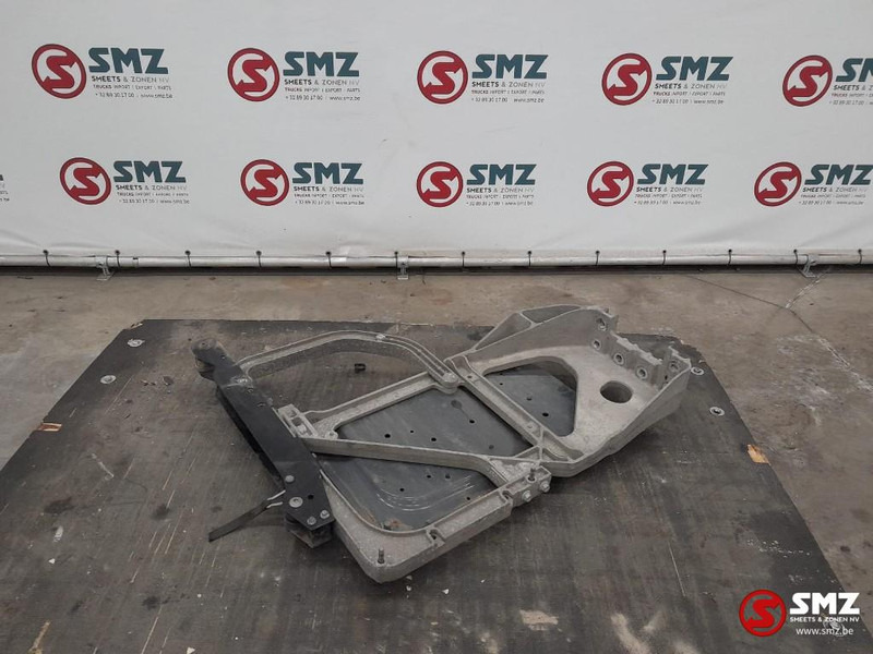Renault Occ sierlijst + spatbordsteun links Renault - Keret/ Alváz - Teherautó: 3 kép. Renault Occ sierlijst + spatbordsteun links Renault - Keret/ Alváz - Teherautó: 3 kép.
