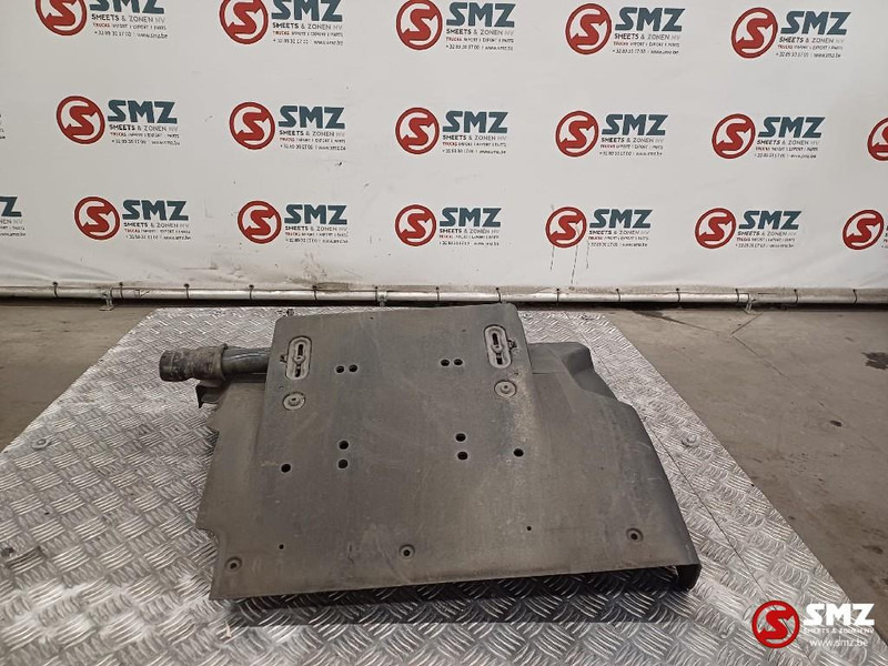 Renault Occ spatbord rechts Renault - Karosszéria és külső - Teherautó: 1 kép. Renault Occ spatbord rechts Renault - Karosszéria és külső - Teherautó: 1 kép.