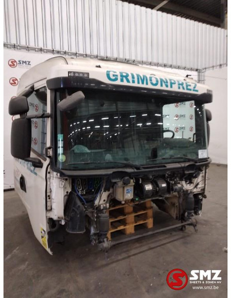 Scania Occ cabine compleet Scania CR19 - Fülke és belső tér - Teherautó: 1 kép. Scania Occ cabine compleet Scania CR19 - Fülke és belső tér - Teherautó: 1 kép.
