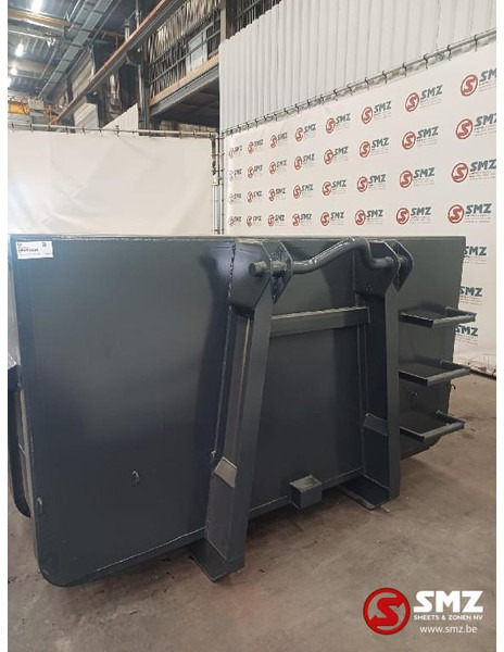 Smz Afzetcontainer SMZ 10m³ - 5500x2300x800mm - Emelőhorgos/ Konténerszállító rendszer: 2 kép. Smz Afzetcontainer SMZ 10m³ - 5500x2300x800mm - Emelőhorgos/ Konténerszállító rendszer: 2 kép.