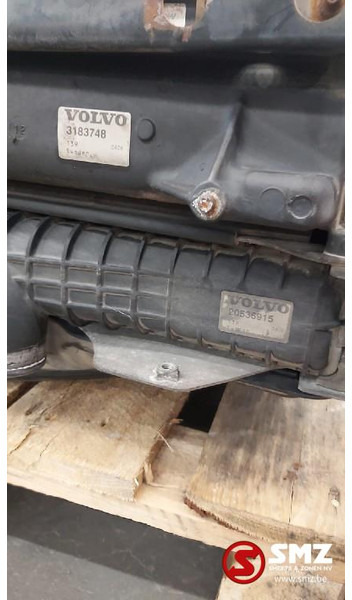 Volvo Occ Radiator met intercooler Volvo FH12 - Radiátor - Teherautó: 3 kép. Volvo Occ Radiator met intercooler Volvo FH12 - Radiátor - Teherautó: 3 kép.