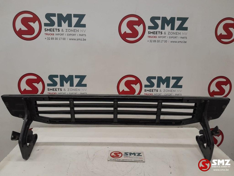 Volvo Occ onderste traptrede grille Volvo - Rács - Teherautó: 2 kép. Volvo Occ onderste traptrede grille Volvo - Rács - Teherautó: 2 kép.